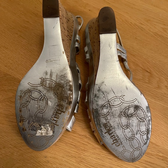 Charles by Charles David Silver Wedge Sandal - Size 10 - Picture 3 of 5